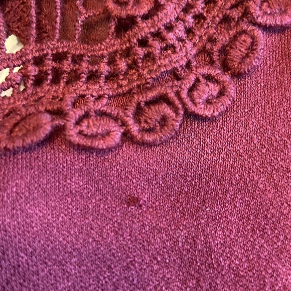 NWOT Francesca’s Sanaa Eyelet Trim Wine Red Size Large - Picture 10 of 10